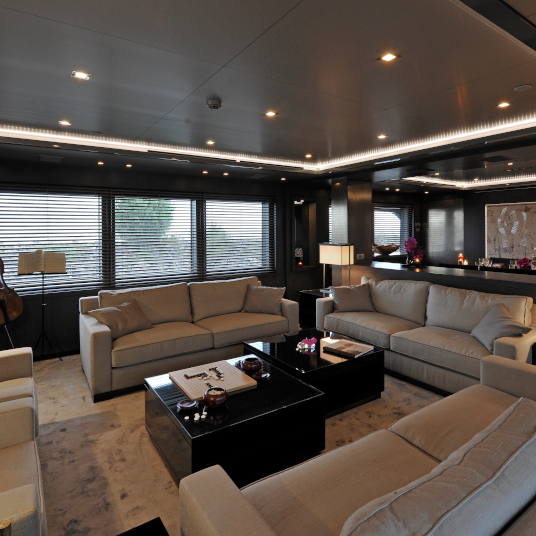 Yacht Lucia M. interior